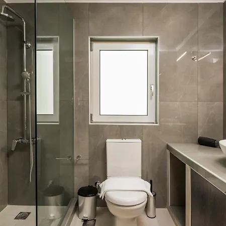 Quarters Luxury Apts Iii Steps From The Beach & City アパート ハニア