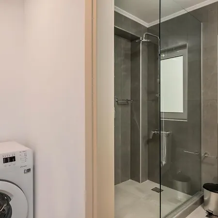 Quarters Luxury Apts Iii Steps From The Beach & City *