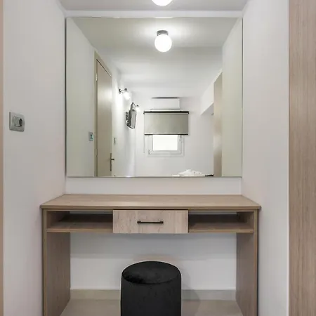 Quarters Luxury Apts Iii Steps From The Beach & City アパート *