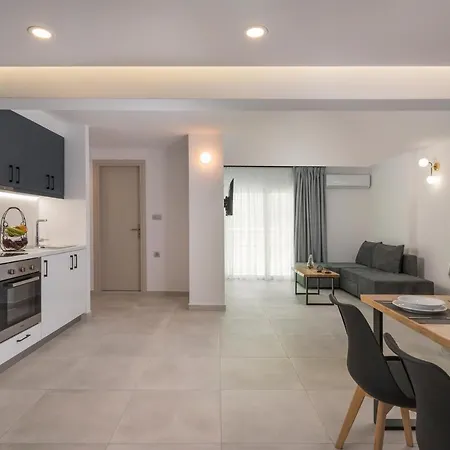 Quarters Luxury Apts Iii Steps From The Beach & City ハニア