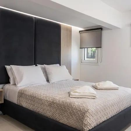 Quarters Luxury Apts Iii Steps From The Beach & City アパート
