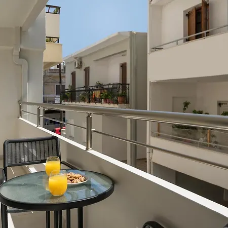 Quarters Luxury Apts Iii Steps From The Beach & City
